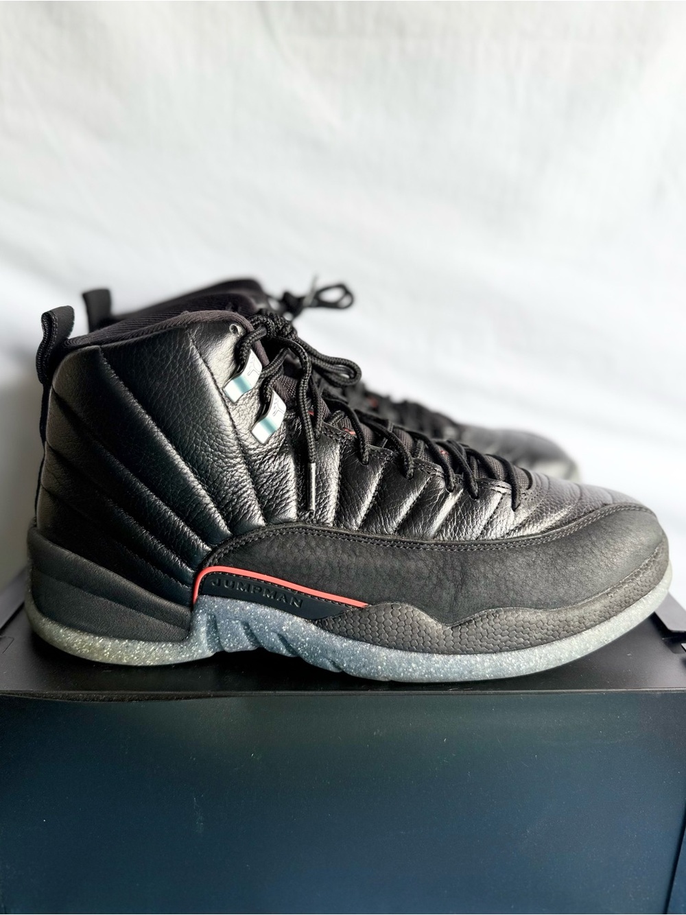 AUTHENTIC Jordan 12 Retro Utility size 10 DC1062-006 2021 PRE-OWNED